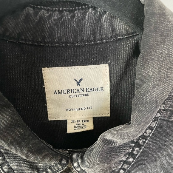 American Eagle Grey Chambray Button Up - Picture 3 of 6